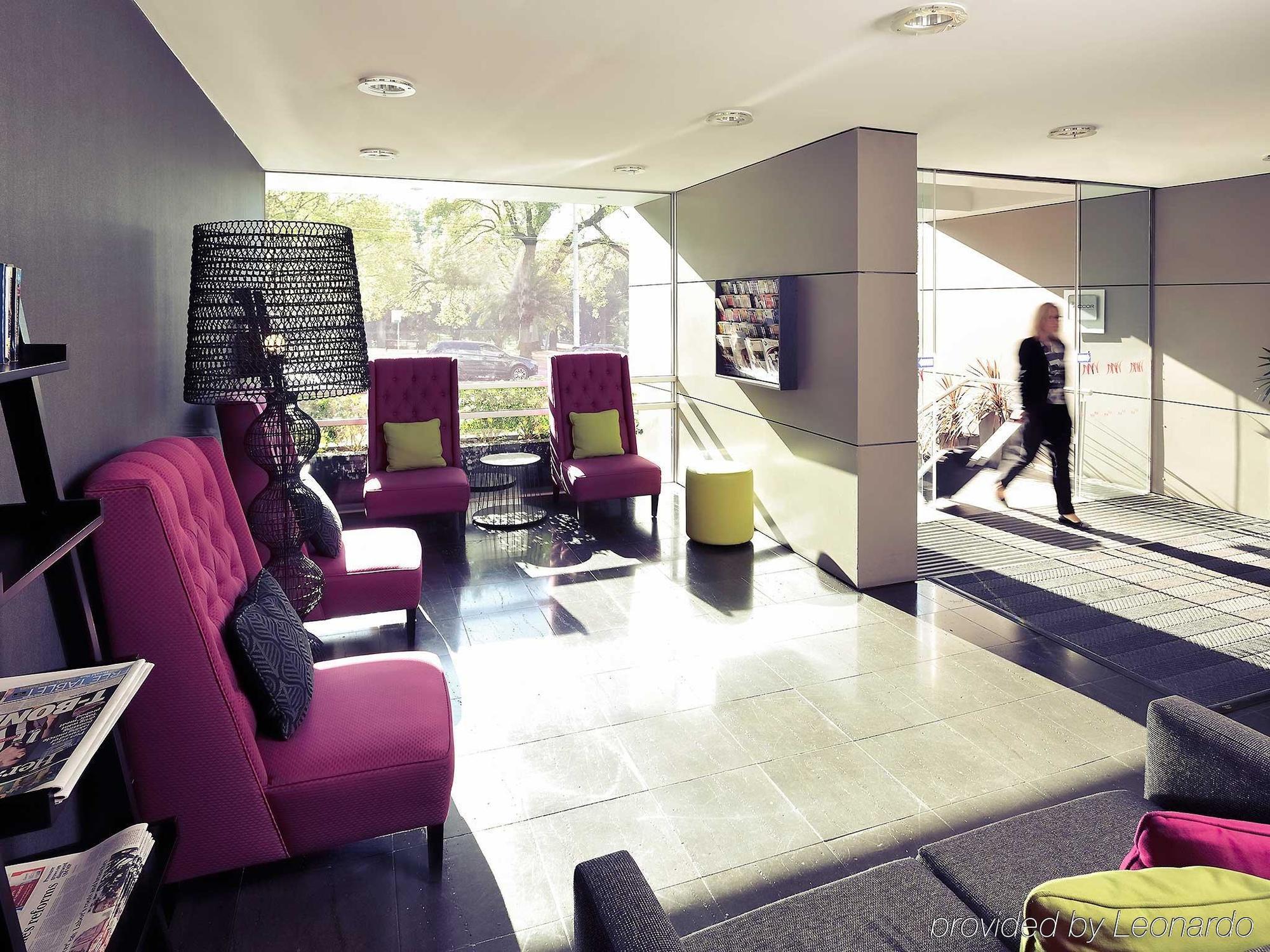 Mercure Melbourne Treasury Gardens Экстерьер фото