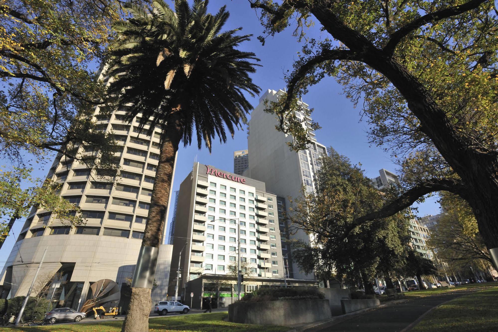 Mercure Melbourne Treasury Gardens Экстерьер фото